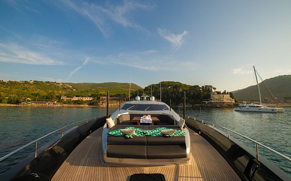 Аренда мега яхты 	Italcraft 105 Alemia В Италии